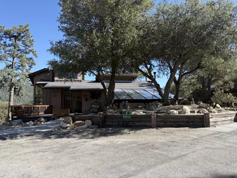 54711 Falling Leaf Dr, Idyllwild, CA 92549