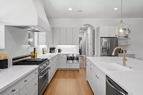 Kitchen - 41050 Yucca Ln, Bermuda Dunes, CA 92203 photo 5 of 10
