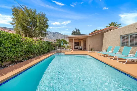 377 Cabrillo Rd, Palm Springs, CA 92262