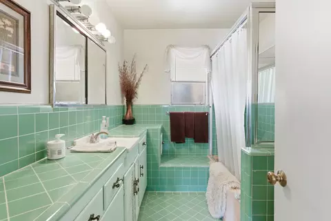 Bath - 41441 Yucca Ln, Bermuda Dunes, CA 92203 photo 1 of 3
