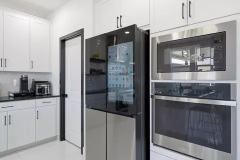 Kitchen - 84108 Caviano Dr, Indio, CA 92203 photo 4 of 5