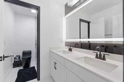 Bath - 84108 Caviano Dr, Indio, CA 92203 photo 2 of 6