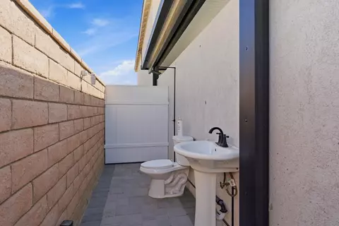Bath - 84108 Caviano Dr, Indio, CA 92203 photo 6 of 6