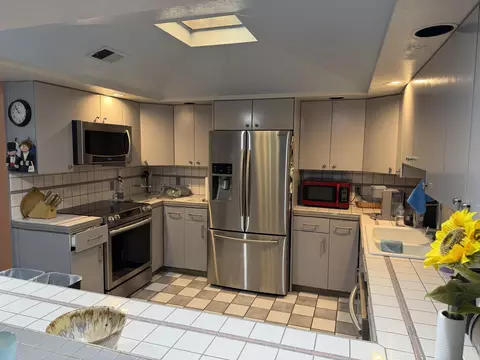 Kitchen - 49027 Hibiscus Dr, Morongo Valley, CA 92256 photo 3 of 5