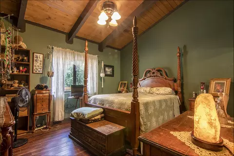 Bedroom - 52845 Pine Cove Rd, Idyllwild, CA 92549 photo 1 of 2