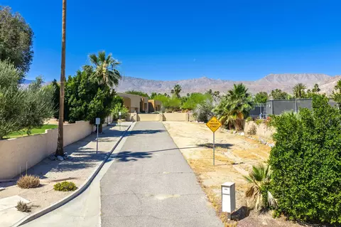 47200 Desert Lily Dr, Palm Desert, CA 92260
