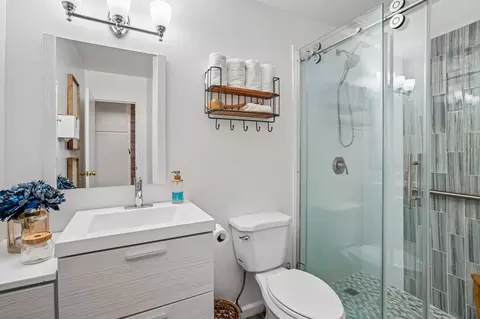 Bath - 82750 Boston Ct, Indio, CA 92201 photo 1 of 2