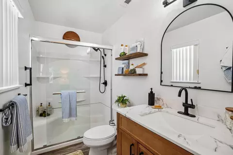 Bath - 82750 Boston Ct, Indio, CA 92201 photo 2 of 2