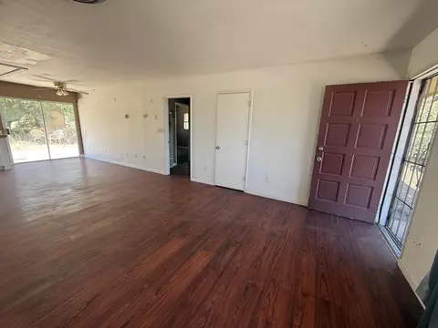 Living - 10934 Knobb Ave, Morongo Valley, CA 92256 photo 3 of 6