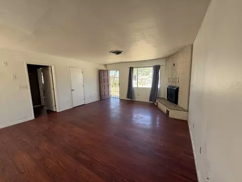 Living - 10934 Knobb Ave, Morongo Valley, CA 92256 photo 2 of 6
