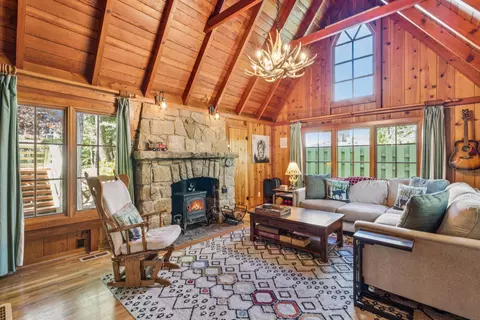 28772 Cedar Dr, Lake Arrowhead, CA 92352