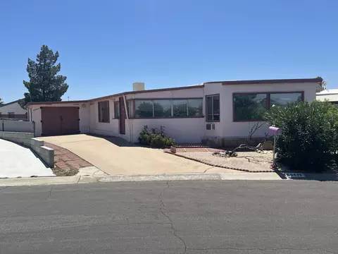 69471 Country Club Dr, Desert Hot Springs, CA 92241