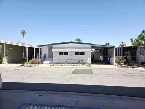 74 Oasis Dr N, Cathedral City, CA 92234