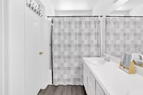 Bath - 15159 Park Way, Adelanto, CA 92301 photo 7 of 7