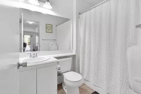 Bath - 15159 Park Way, Adelanto, CA 92301 photo 2 of 7