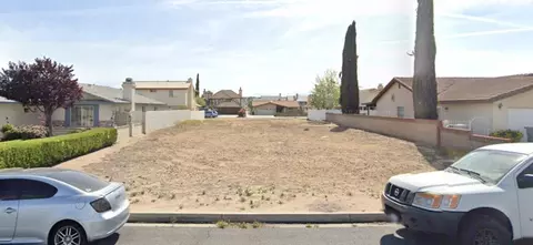 13840 Driftwood Dr, Victorville, CA 92395