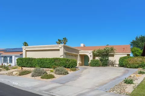 40528 Meadow Ln, Palm Desert, CA 92211