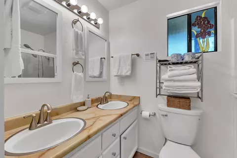 Bath - 25595 Glen Rd, Idyllwild, CA 92549 photo 2 of 3