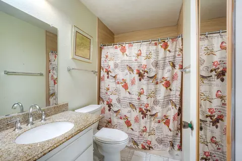 Bath - 218 Saguaro Pl, Oceanside, CA 92057 photo 2 of 3