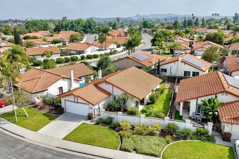 View/Area - 218 Saguaro Pl, Oceanside, CA 92057 photo 2 of 5