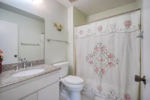 Bath - 218 Saguaro Pl, Oceanside, CA 92057 photo 1 of 3