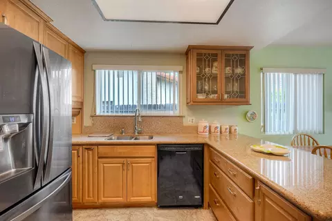 Kitchen - 218 Saguaro Pl, Oceanside, CA 92057 photo 2 of 5