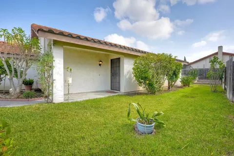 Exterior - 218 Saguaro Pl, Oceanside, CA 92057 photo 3 of 7