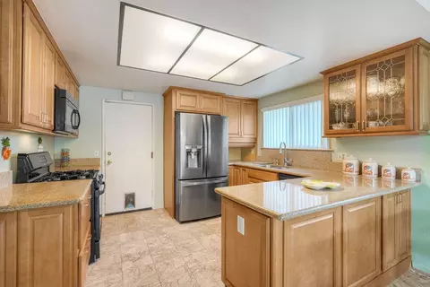 Kitchen - 218 Saguaro Pl, Oceanside, CA 92057 photo 1 of 5