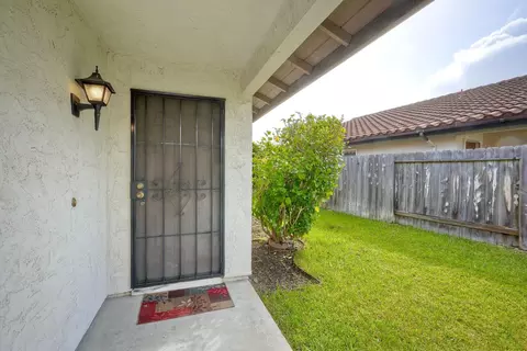 Exterior - 218 Saguaro Pl, Oceanside, CA 92057 photo 4 of 7
