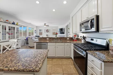 Kitchen - 80059 Peak Forest Dr, Indio, CA 92203 photo 4 of 4