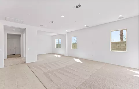 Living - 39-660 Everglades Dr, Indio, CA 92203 photo 3 of 5