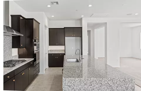 Kitchen - 39-660 Everglades Dr, Indio, CA 92203 photo 1 of 8