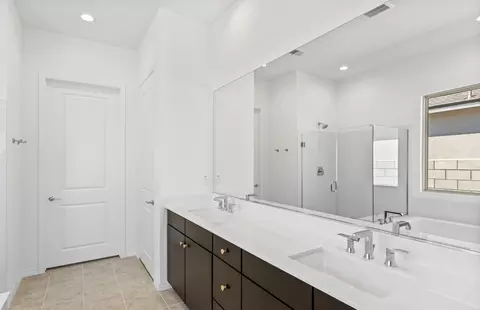 Bath - 39-660 Everglades Dr, Indio, CA 92203 photo 2 of 6