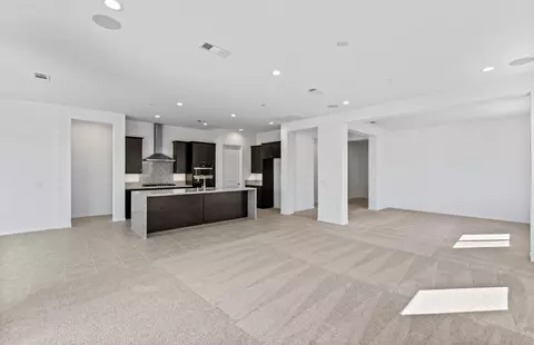 Living - 39-660 Everglades Dr, Indio, CA 92203 photo 2 of 5