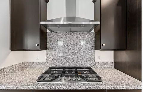 Kitchen - 39-660 Everglades Dr, Indio, CA 92203 photo 4 of 8