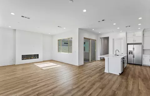 Living - 39-820 Everglades Dr, Indio, CA 92203 photo 1 of 5