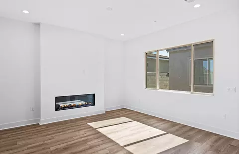 Living - 39-820 Everglades Dr, Indio, CA 92203 photo 3 of 5