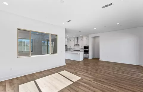 Living - 39-820 Everglades Dr, Indio, CA 92203 photo 5 of 5