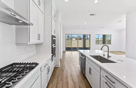Kitchen - 39-820 Everglades Dr, Indio, CA 92203 photo 3 of 6