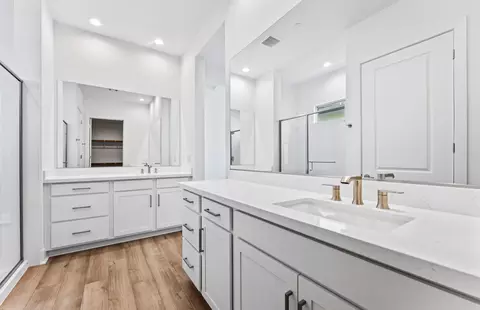 Bath - 39-820 Everglades Dr, Indio, CA 92203 photo 3 of 4