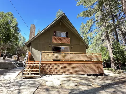 53430 Sherman Dr, Idyllwild, CA 92549