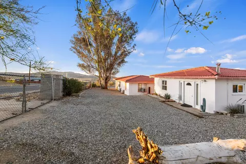 Exterior - 61815 Alta Vista Dr, Joshua Tree, CA 92252 photo 11 of 11