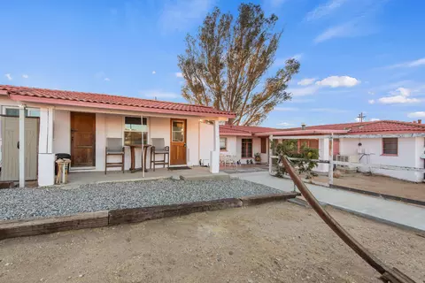 Exterior - 61815 Alta Vista Dr, Joshua Tree, CA 92252 photo 5 of 11