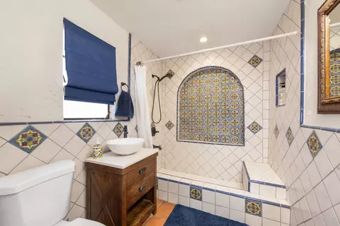 Bath - 61815 Alta Vista Dr, Joshua Tree, CA 92252 photo 1 of 2