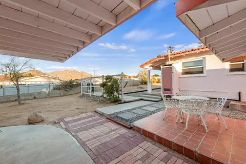 Exterior - 61815 Alta Vista Dr, Joshua Tree, CA 92252 photo 3 of 11