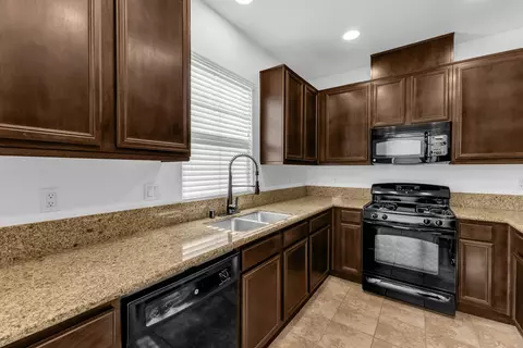 162 Paseo Bravo, Palm Desert, CA 92211