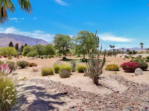 1455 Sunflower Cir S, Palm Springs, CA 92262