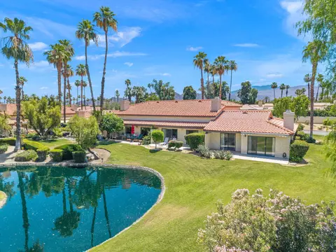 130 Willow Lake Dr, Palm Desert, CA 92260