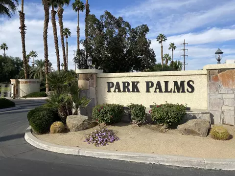 130 Willow Lake Dr, Palm Desert, CA 92260