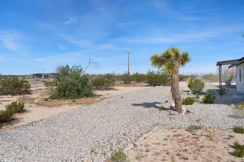 Exterior - 2071 Border Ave, Joshua Tree, CA 92252 photo 10 of 10